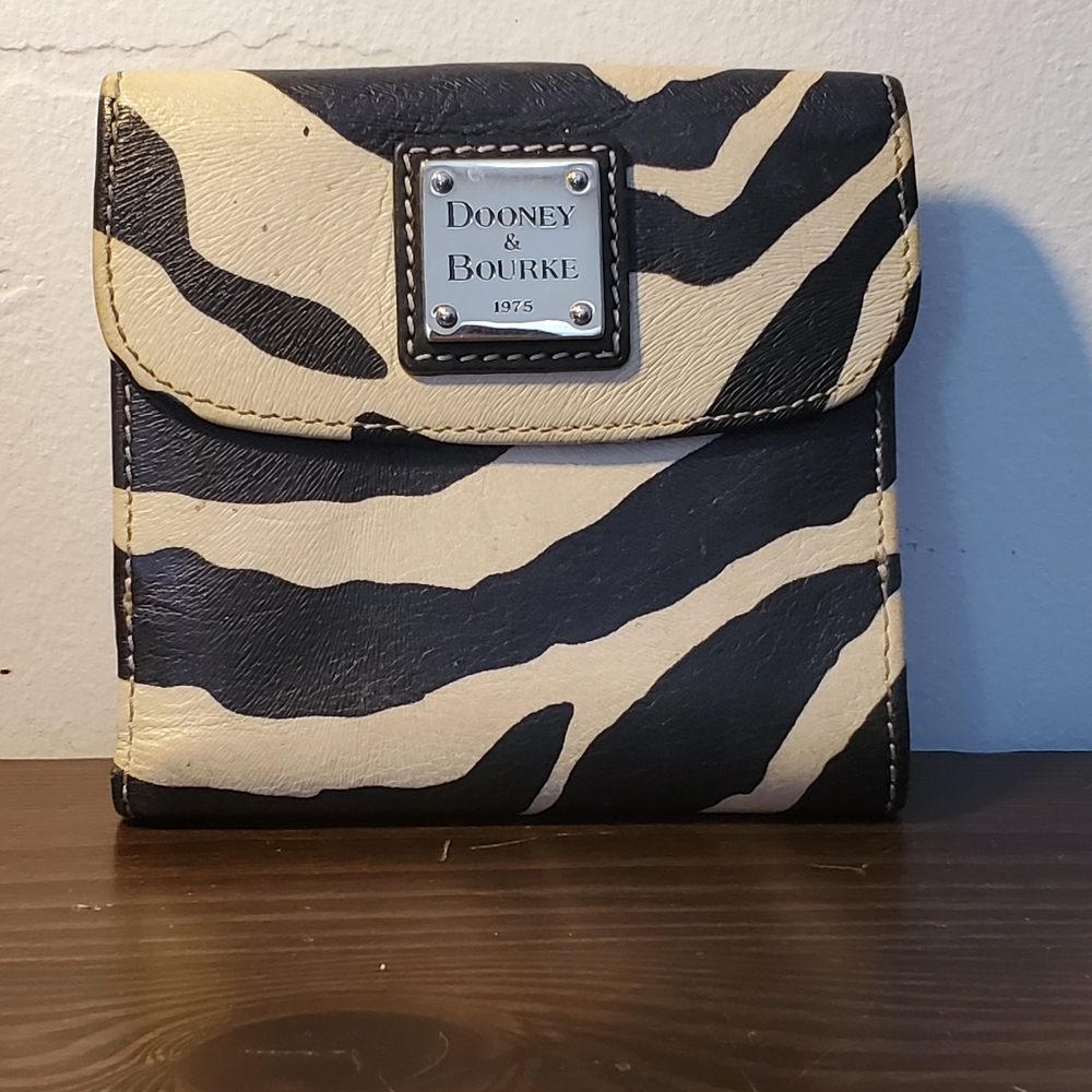 Dooney & Bourke wallet
